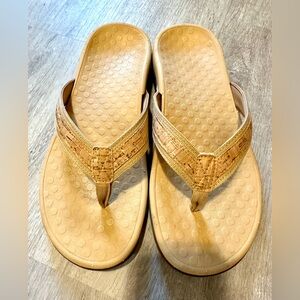 Vionics Toe Post Sandals Size 8